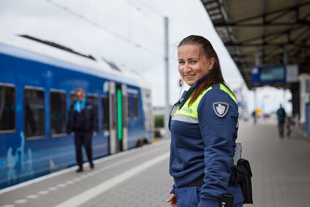 Spoorkanjers: ‘Je mist echt de gezichtsexpressie door die mondkapjes’ 